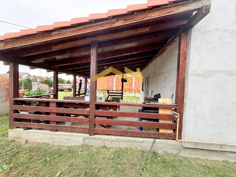 Casă individuală cu 3 camere cu Canalizare în Bucovăț (Remetea Mare)