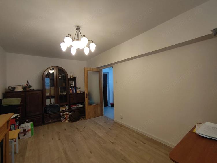 Apartament cu 2 camere decomandat în Basarabia