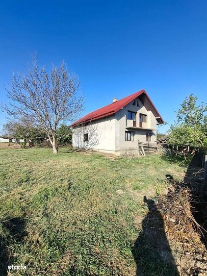 Casă cu 4 camere cu Teren 1118 Mp în Central