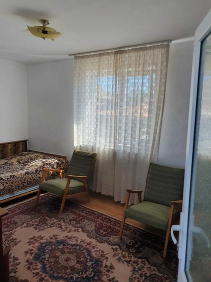 Casă cu 3 camere în Vulcana-Pandele