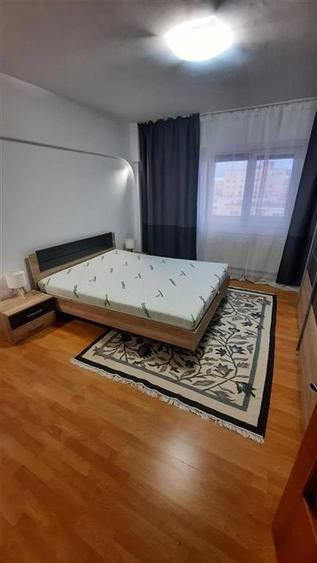 Apartament cu 3 camere decomandat în Călărași