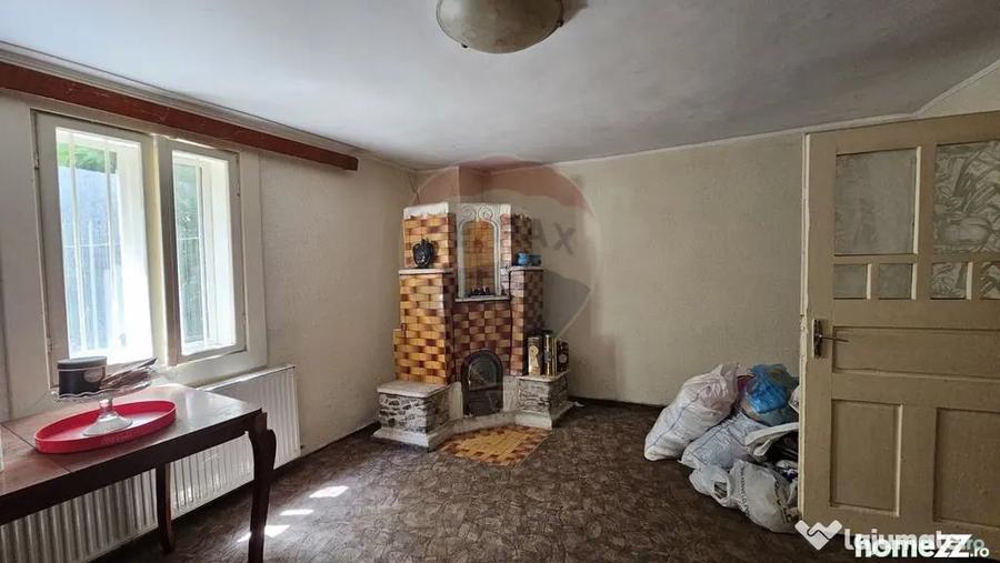 Casă cu 4 camere cu Teren 680 Mp în Central