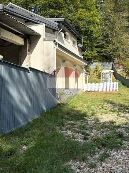 Casă individuală cu 15 camere cu Teren 1200 Mp în Cheia