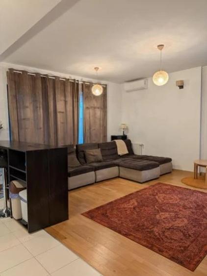 Apartament cu 3 camere decomandat, mobilat în Parcul Carol