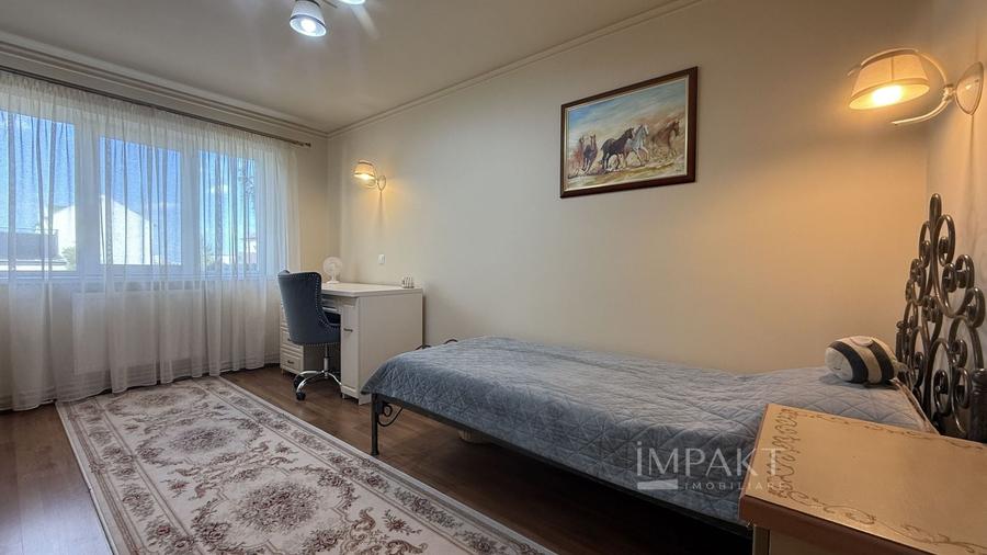 Apartament cu 4 camere decomandat, mobilat în Andrei Mureșanu