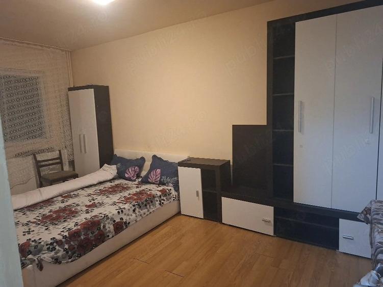 Garsonieră decomandată în Central