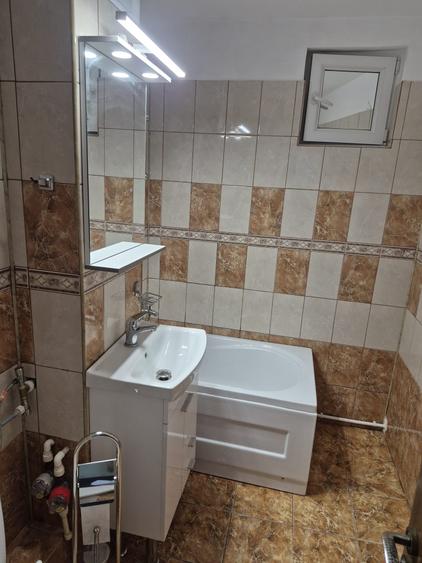 Apartament cu 2 camere semidecomandat, mobilat în Tomis III