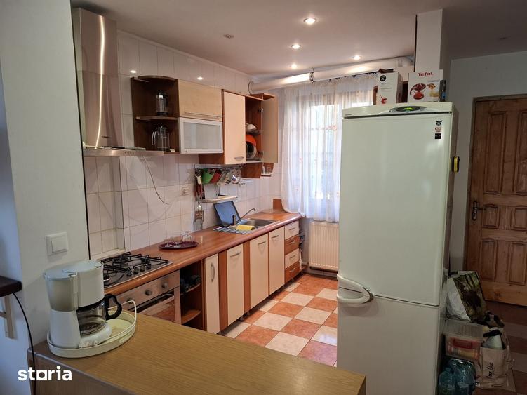 Casă cu 6 camere cu Teren 1200 Mp în Drăgănești