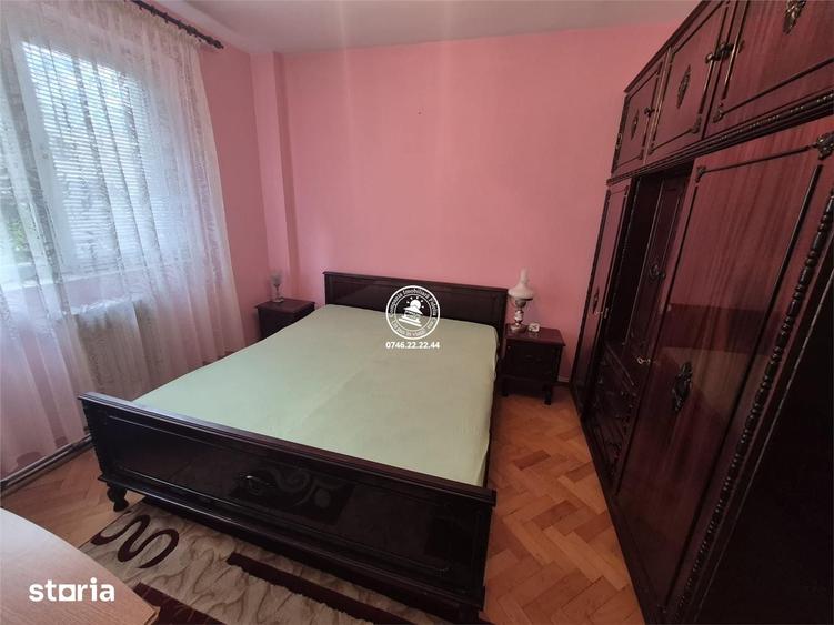 Apartament cu 3 camere decomandat în Gară