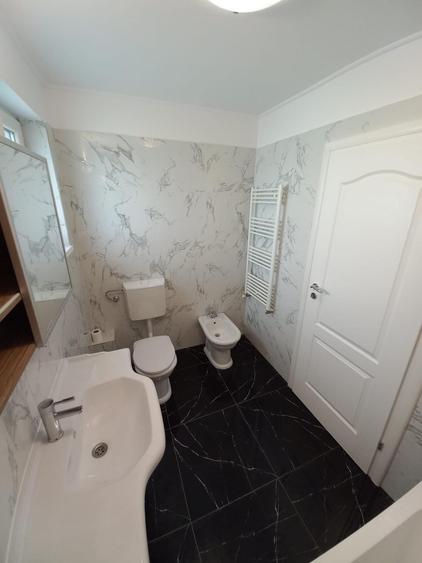 Casă individuală cu 5 camere cu Teren 500 Mp în Exterior Vest