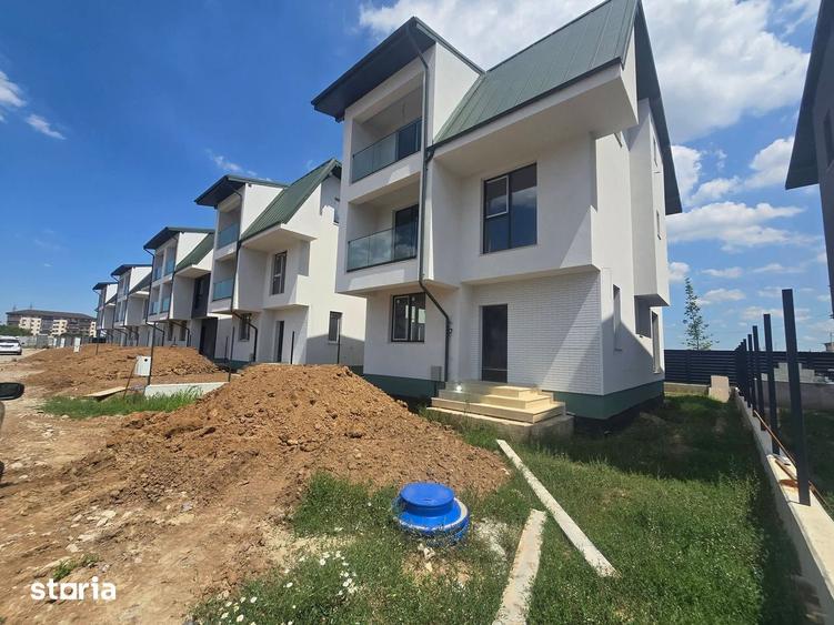 Casă cu 5 camere cu Canalizare în Dobroești