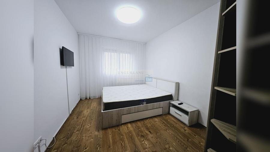 Apartament cu 3 camere semidecomandat, mobilat în Nufărul