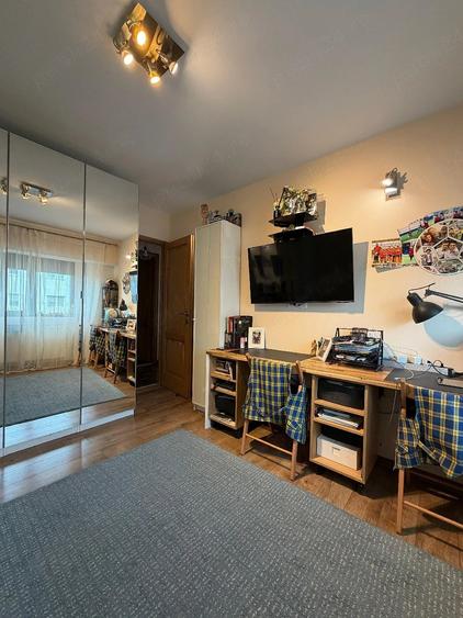 Apartament cu 3 camere decomandat în Central