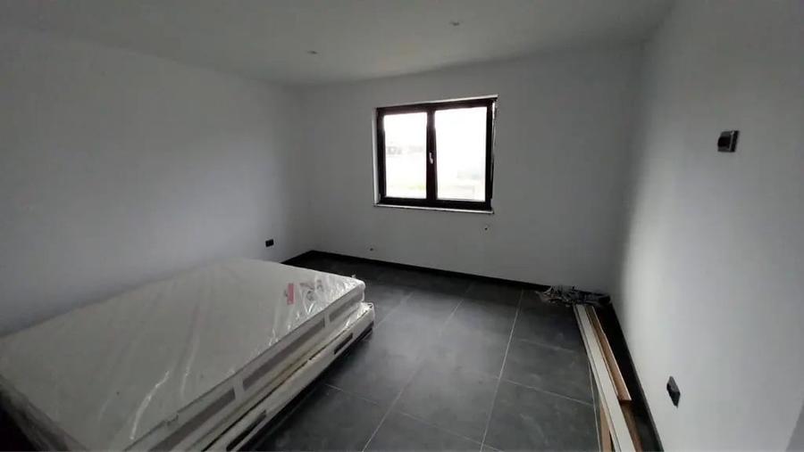 Casă cu 3 camere în Micula