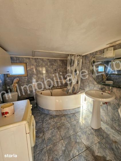 Casă cu 6 camere cu Teren 4050 Mp în Băiculești