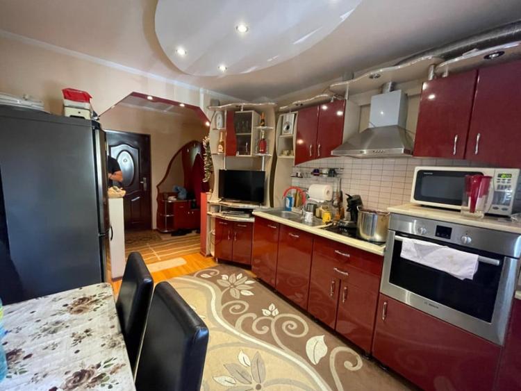 Apartament cu 2 camere decomandat în Hotvon