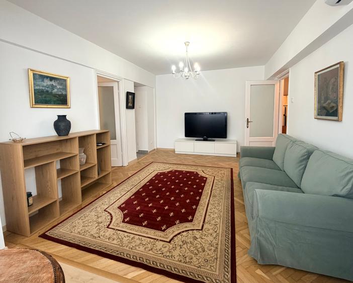 Apartament cu 2 camere semidecomandat în Floreasca
