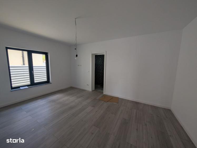 Casă cu 4 camere în Hemeiuș