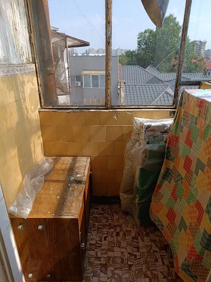 Apartament cu 3 camere semidecomandat, mobilat în Dacia