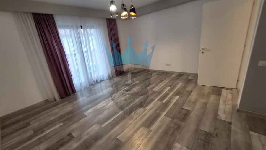 Casă individuală cu 5 camere cu Canalizare în Voluntari