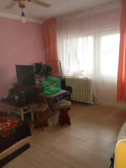 Garsonieră decomandată în Central