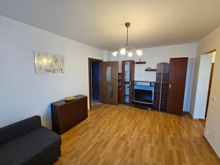 Apartament cu 2 camere semidecomandat, mobilat în Unirii