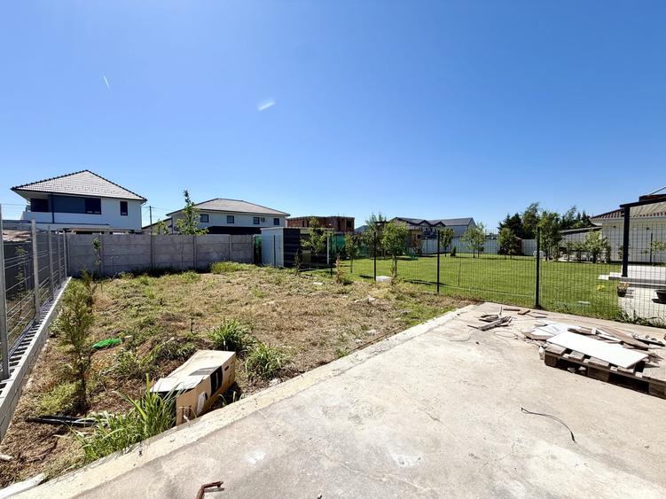 Duplex cu 4 camere cu Canalizare în Dumbrăvița