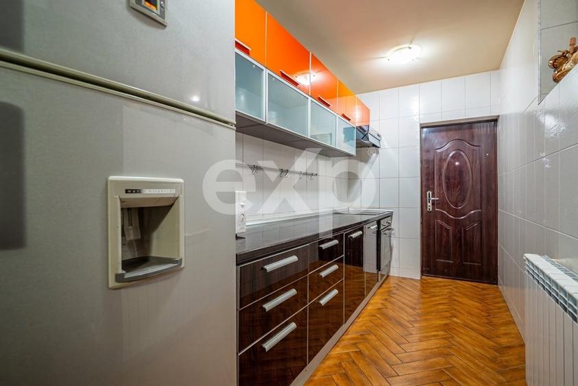 Casă individuală cu 6 camere cu Canalizare în Vlădeț - Trei Brazi