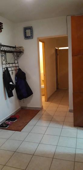 Apartament cu 3 camere decomandat în Rahova