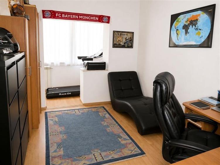 Apartament cu 4 camere decomandat, mobilat în Ultracentral