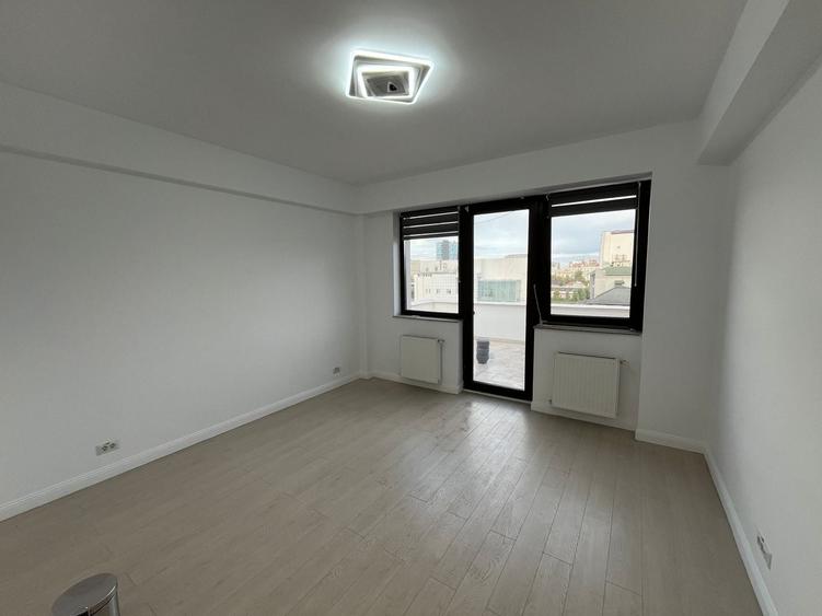 Apartament cu 4 camere decomandat în Dorobanți