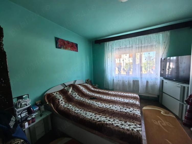 Casă cu 7 camere cu Teren 1895 Mp în Haieu