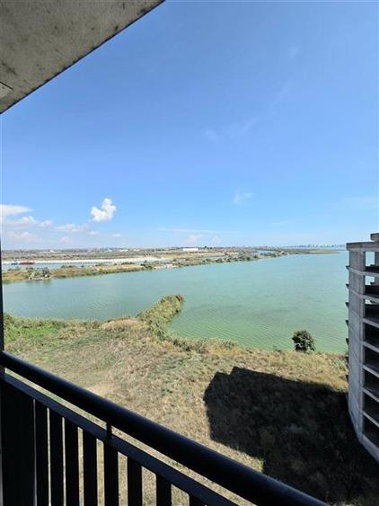 Apartament cu 3 camere semidecomandat în Exterior Nord