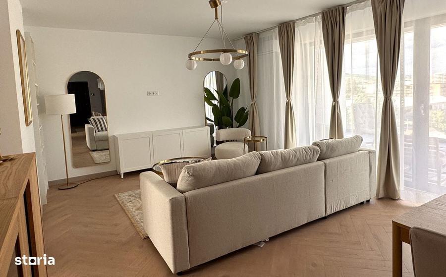 Apartament cu 3 camere decomandat în Exterior Vest