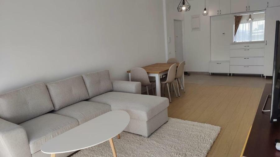 Apartament cu 2 camere decomandat, mobilat în Baza 3