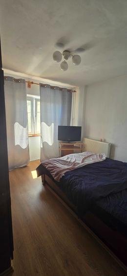 Apartament cu 4 camere decomandat în 9 Mai