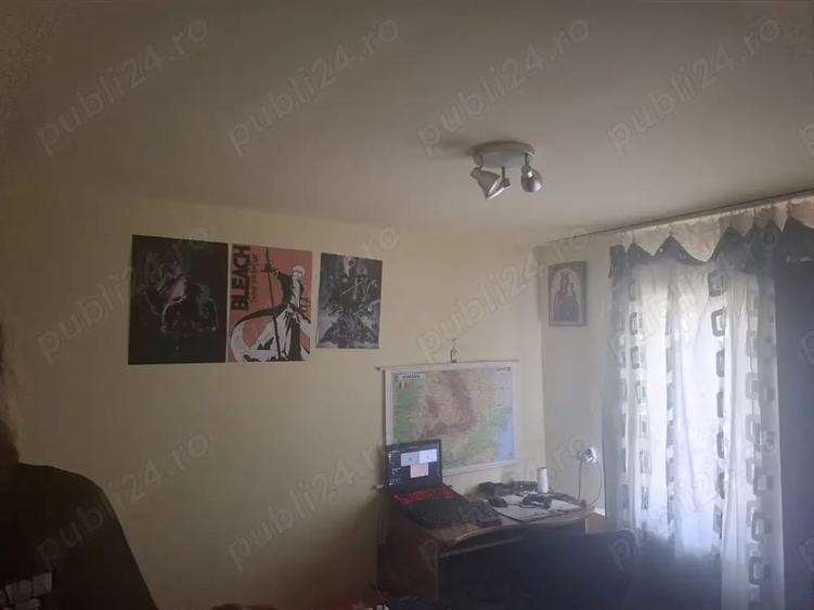 Apartament cu 3 camere semidecomandat în Central