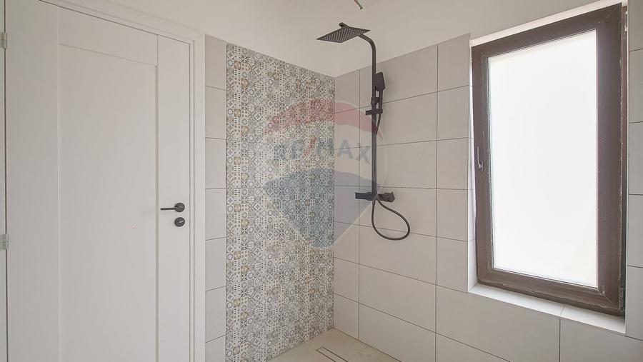 Casă cu 4 camere cu Teren 220 Mp în Baciu