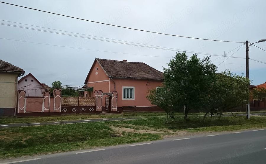 Casă cu 4 camere cu Teren 1300 Mp în Șicula