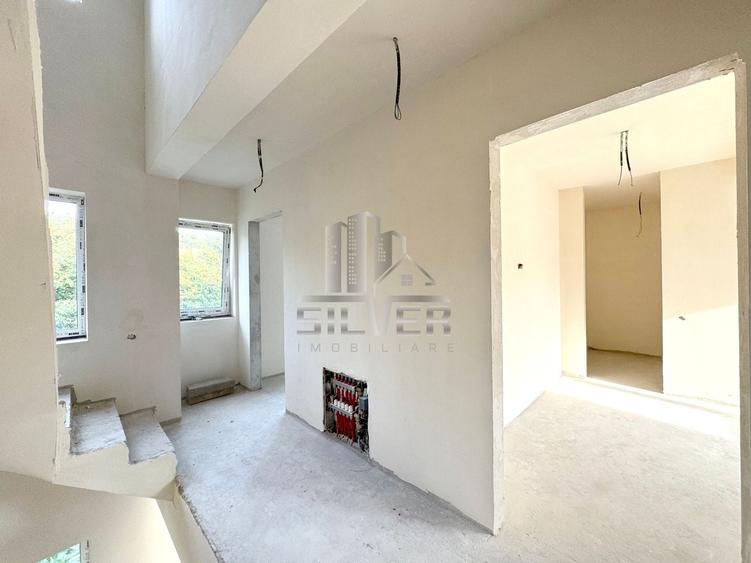 Duplex cu 5 camere cu Canalizare în Câmpului