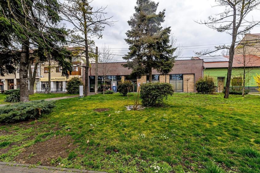Spațiu comercial, de 841 mp, în Central