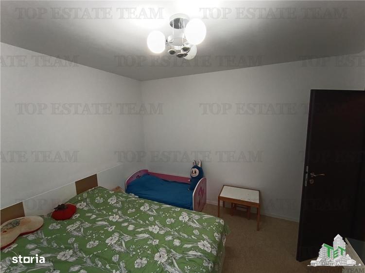 Apartament cu 4 camere decomandat în Ozana