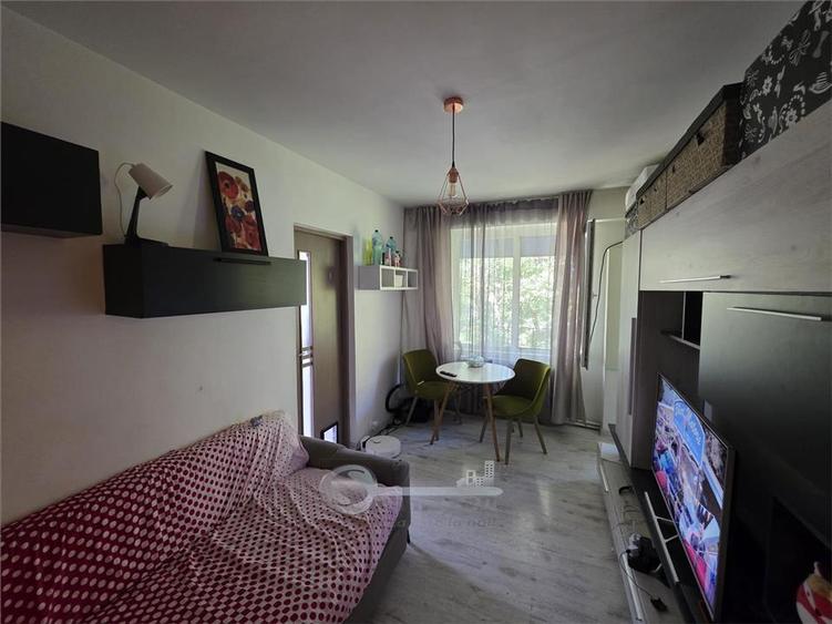 Apartament cu 2 camere nedecomandat, mobilat în Tătărași