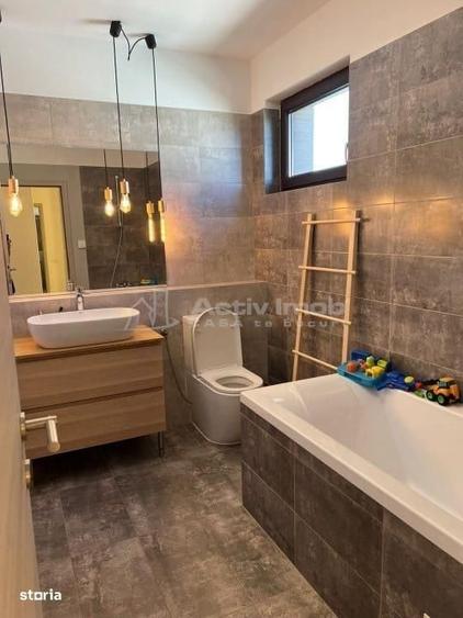 Casă cu 4 camere cu Teren 270 Mp în Central