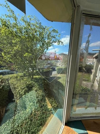 Birou, de 45 mp, în Traian