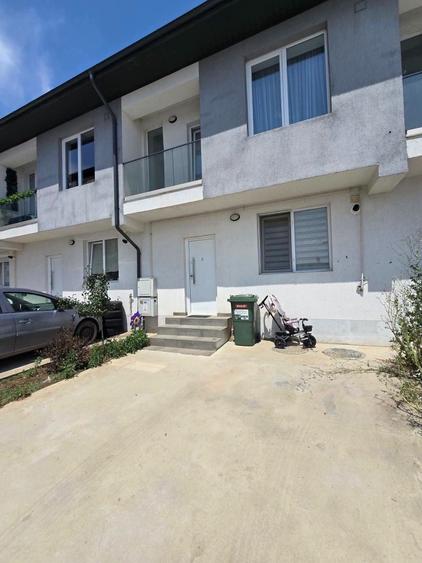 Duplex cu 3 camere cu Canalizare în Dobroești