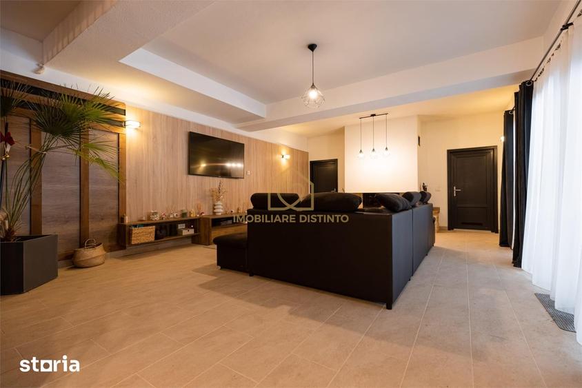 Casă cu 6 camere cu Teren 1295 Mp în Central