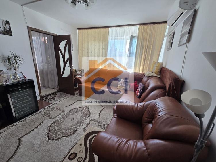 Apartament cu 2 camere nedecomandat, mobilat în Narcisa