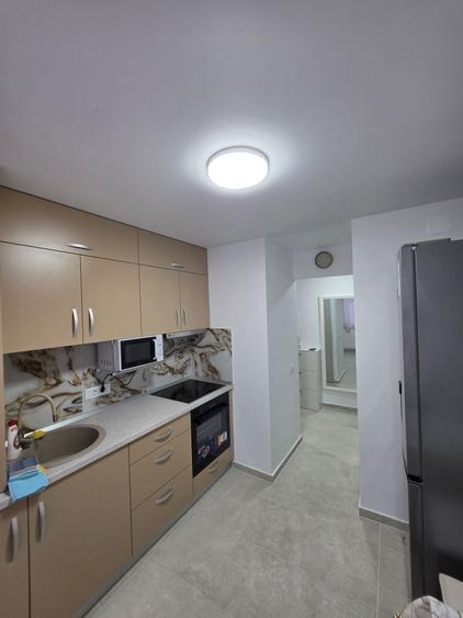 Vand apartament cu 3 camere - 1