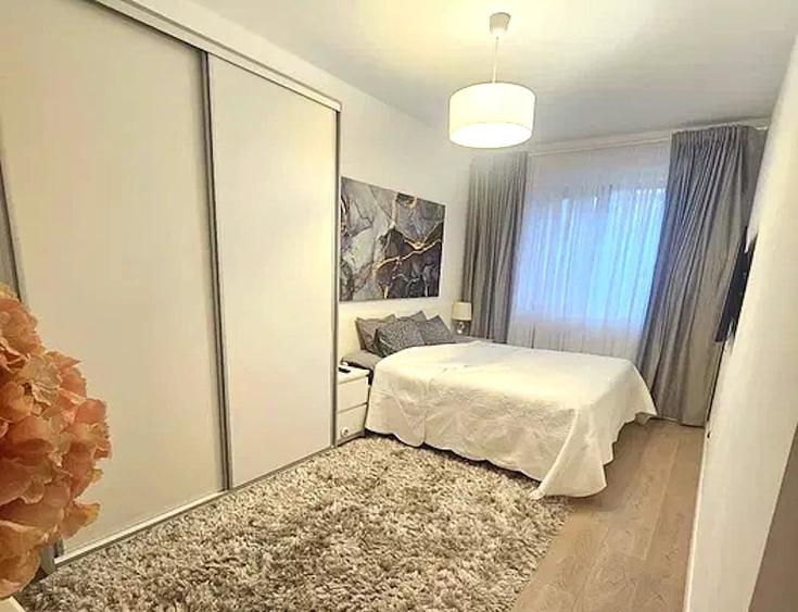 Apartament cu 3 camere decomandat, mobilat în Sisești